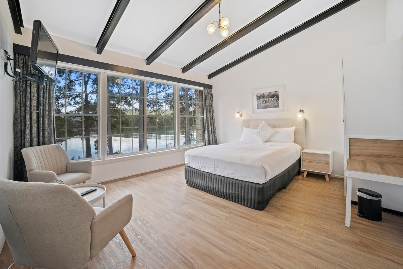 Deluxe Sea View Queen room